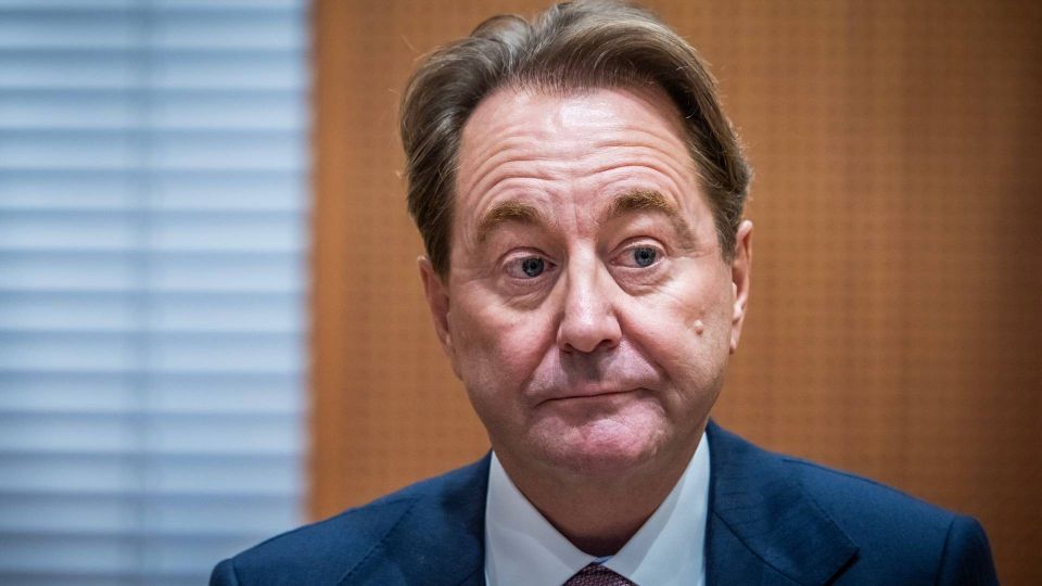Røkke går ut av styret i SBB