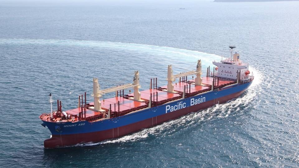 Ｏｕｔｌｏｏｋ　ｆｏｒ　ｔｈｅ　Ｄｒｙ-Ｂｕｌｋ　ａｎｄ　Ｃｒｕｄｅ-Ｏｉｌ　Ｓ 海上荷動きと船腹需給の見通し ２０１５ /日本海運集会所/日本郵船調査グル-プ（大型本） Outlook for the Dry-Bulk and