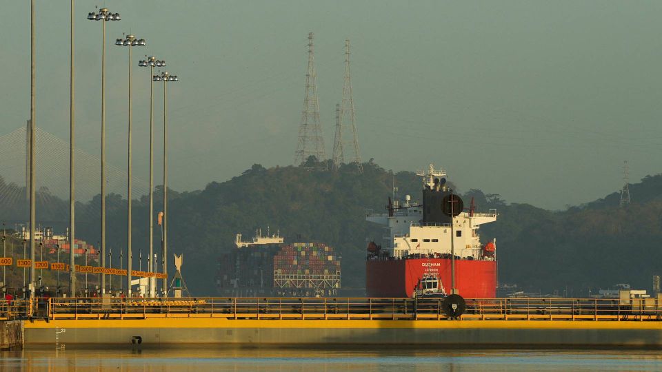 Panama Kanalı'ndan geçen gemiler
