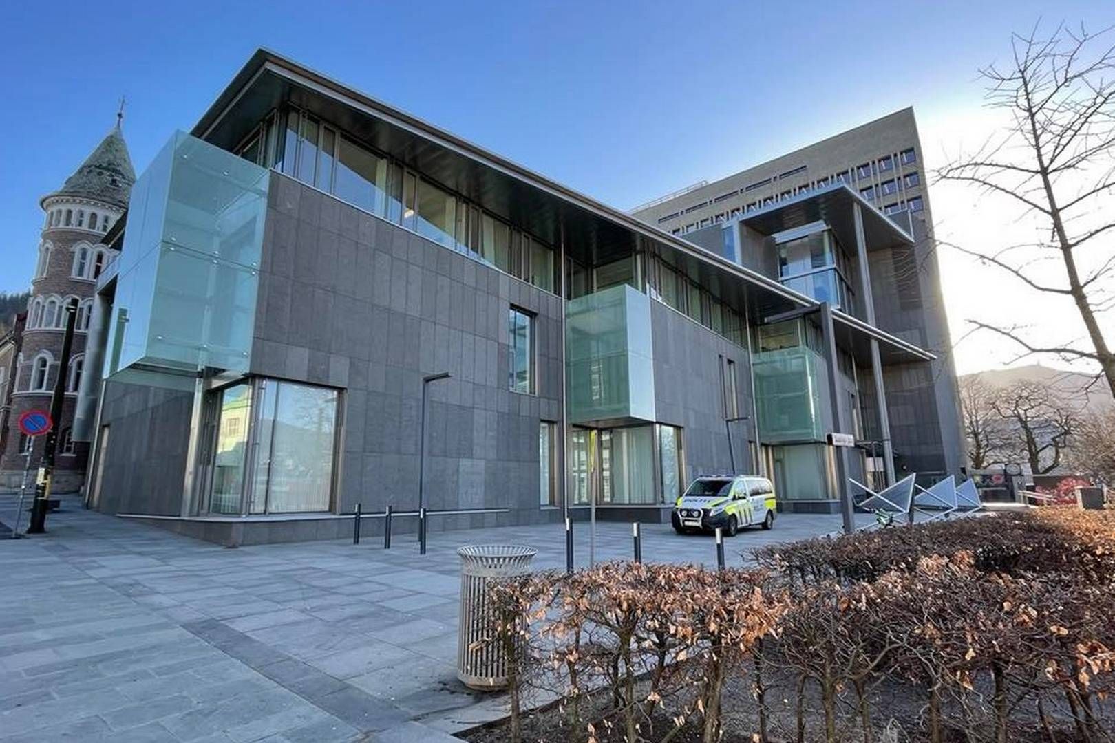 Vi vil vurdere om det er grunnlag for å anke avgjørelsen om sakskostnadene