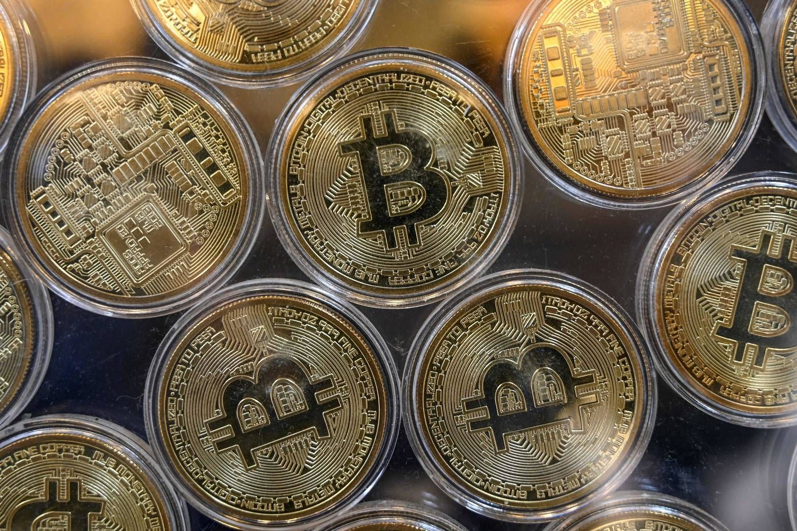 Bitcoin udbygger fald og trækker aktiemarkedet med ned