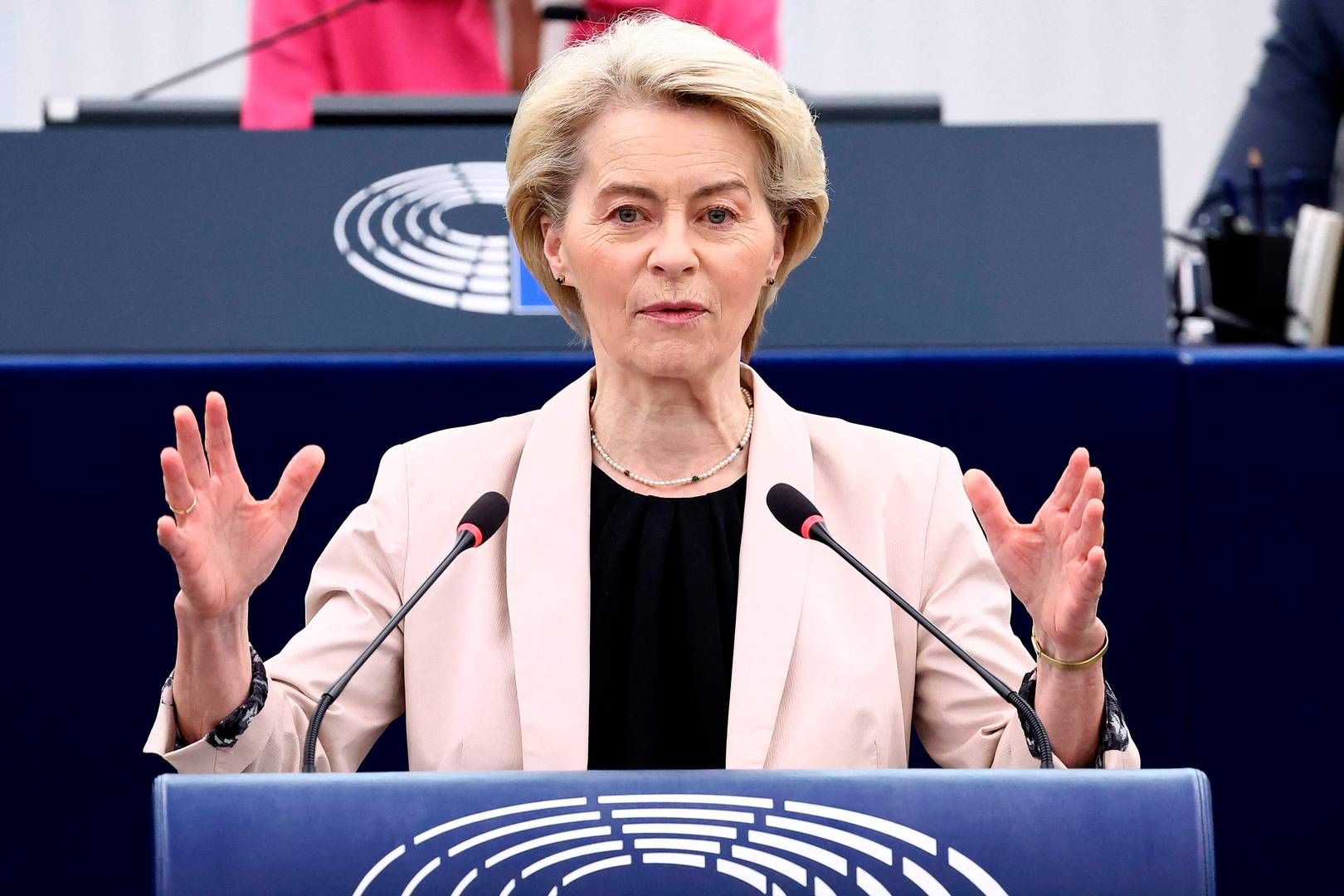 ”Vi kommer til at vurdere amerikanernes udmelding nøje for at give et kalibreret svar,” siger Ursula von der Leyen, formand for EU-Kommissionen. | Foto: Frederick Florin/AFP/Ritzau Scanpix