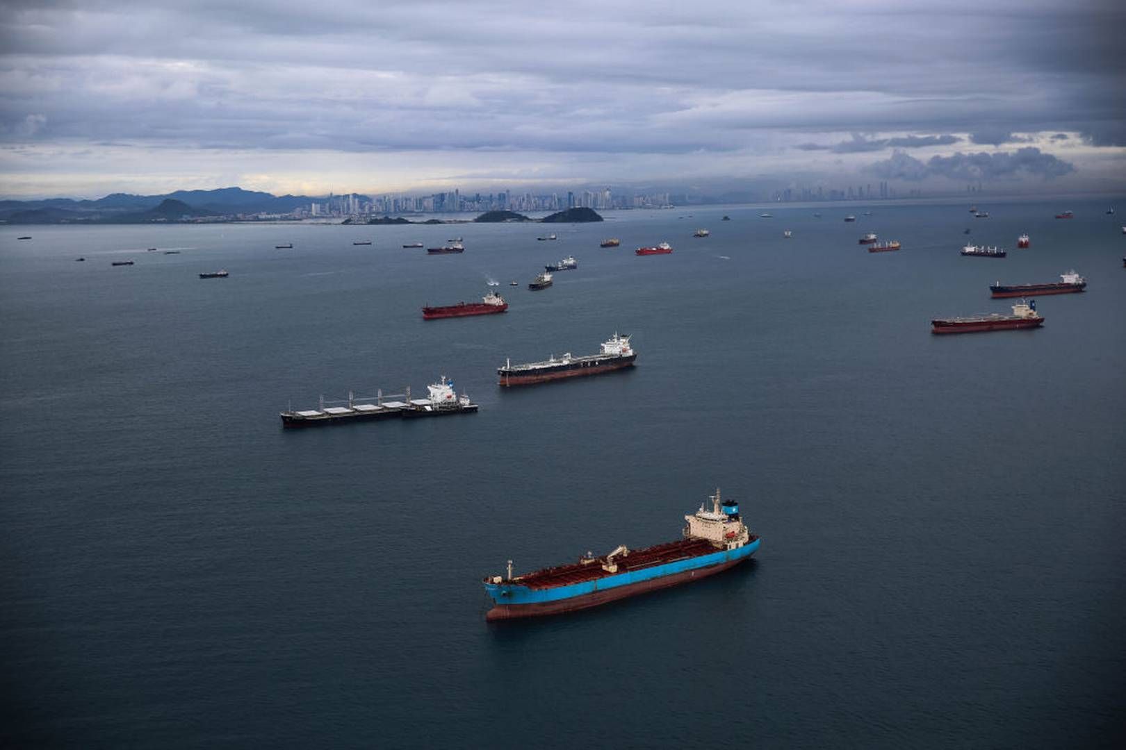 Skibe venter ved indsejlingen til Panamakanalen. | Foto: Getty Images