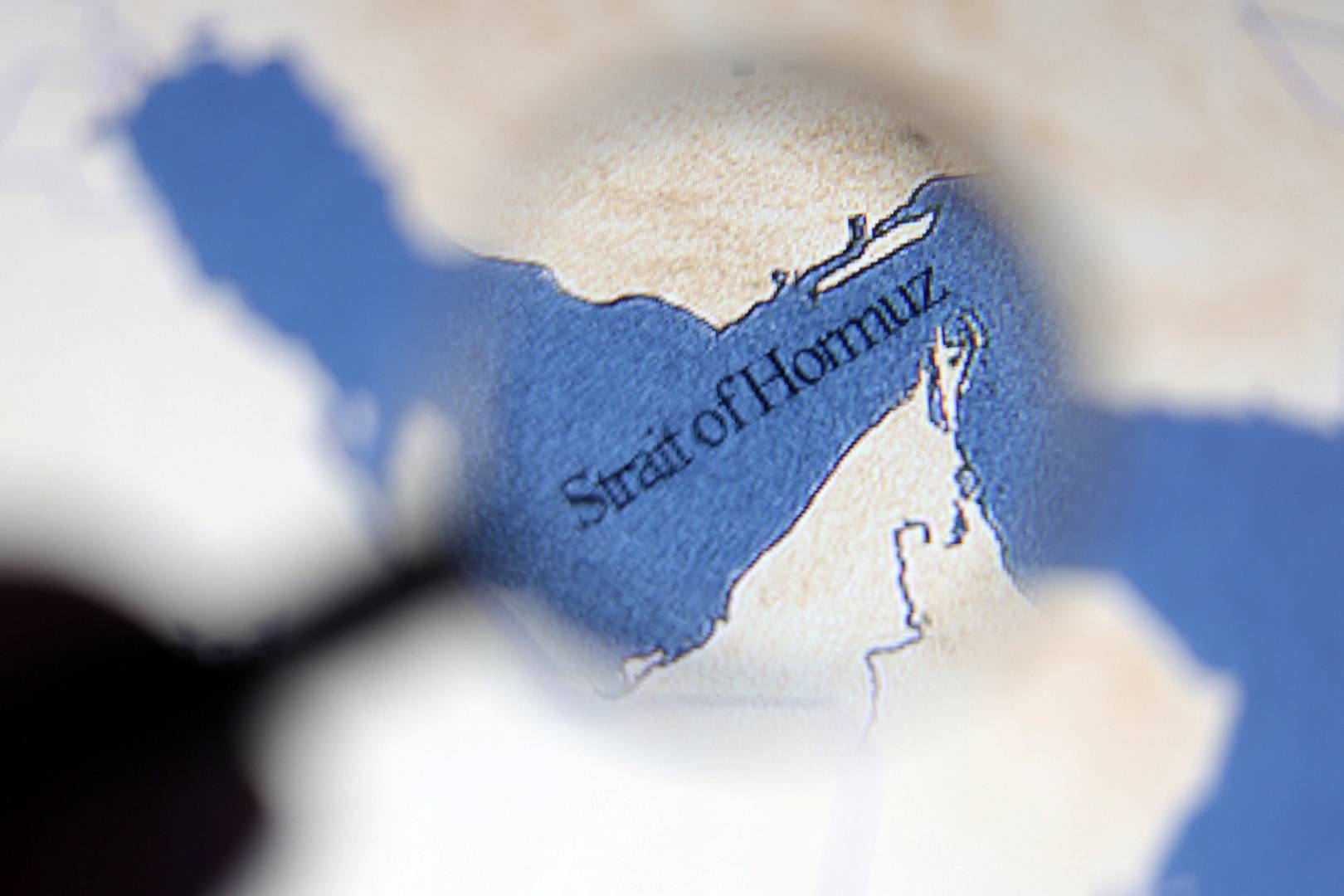 Det 180 kilometer lange stræde forbinder flere af Golfstaterne, herunder Irak, Kuwait, Saudi-Arabien, Bahrain, Qatar og De Forenede Arabiske Emirater. | Foto: Dado Ruvic
