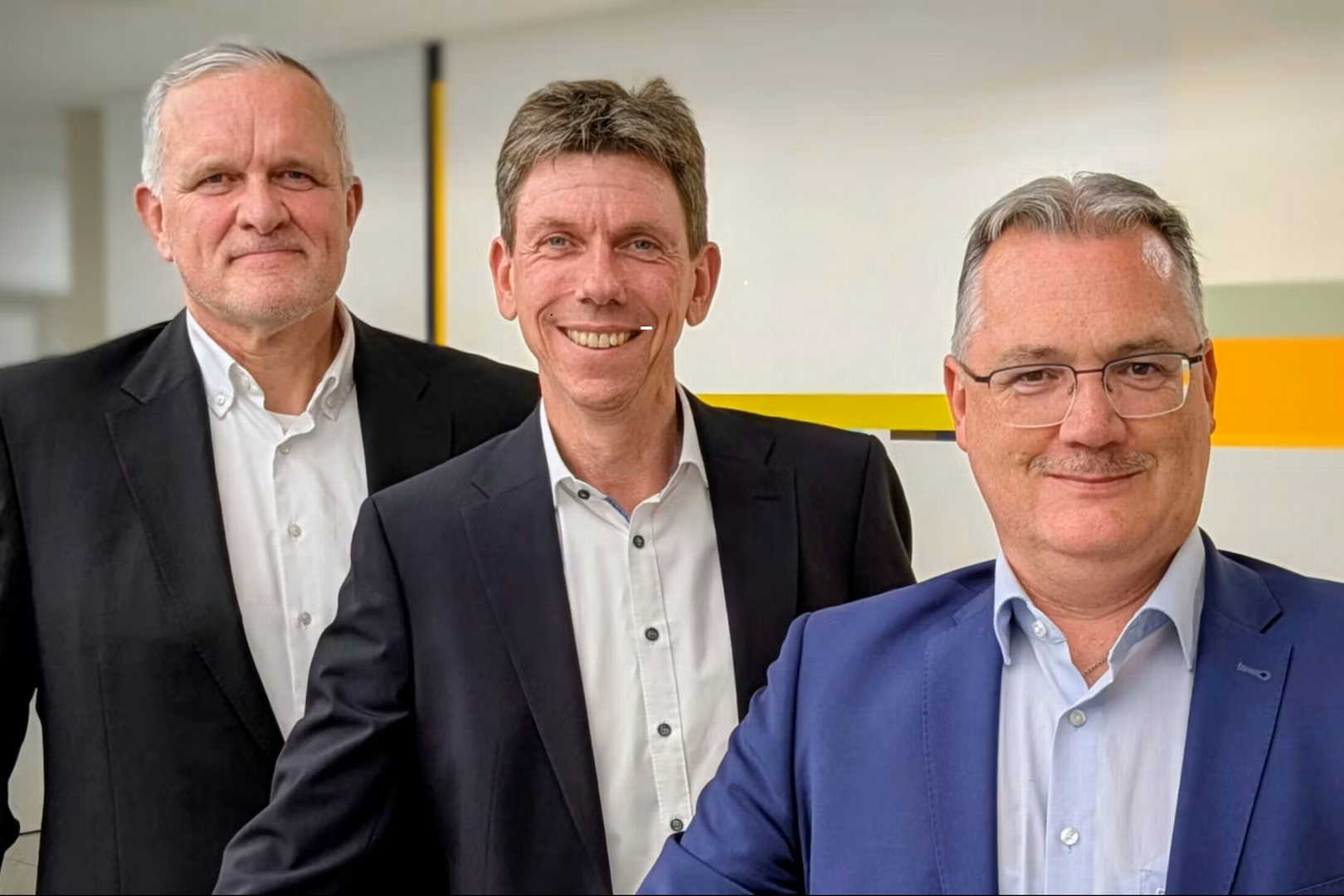 Neues Spitzenteam (v.l.) Aufsichtsratschef Wilhelm Wolters und die beiden Vorstände Frank Ripkens und Severin-Peter Seidel. | Foto: Volksbank Kleverland