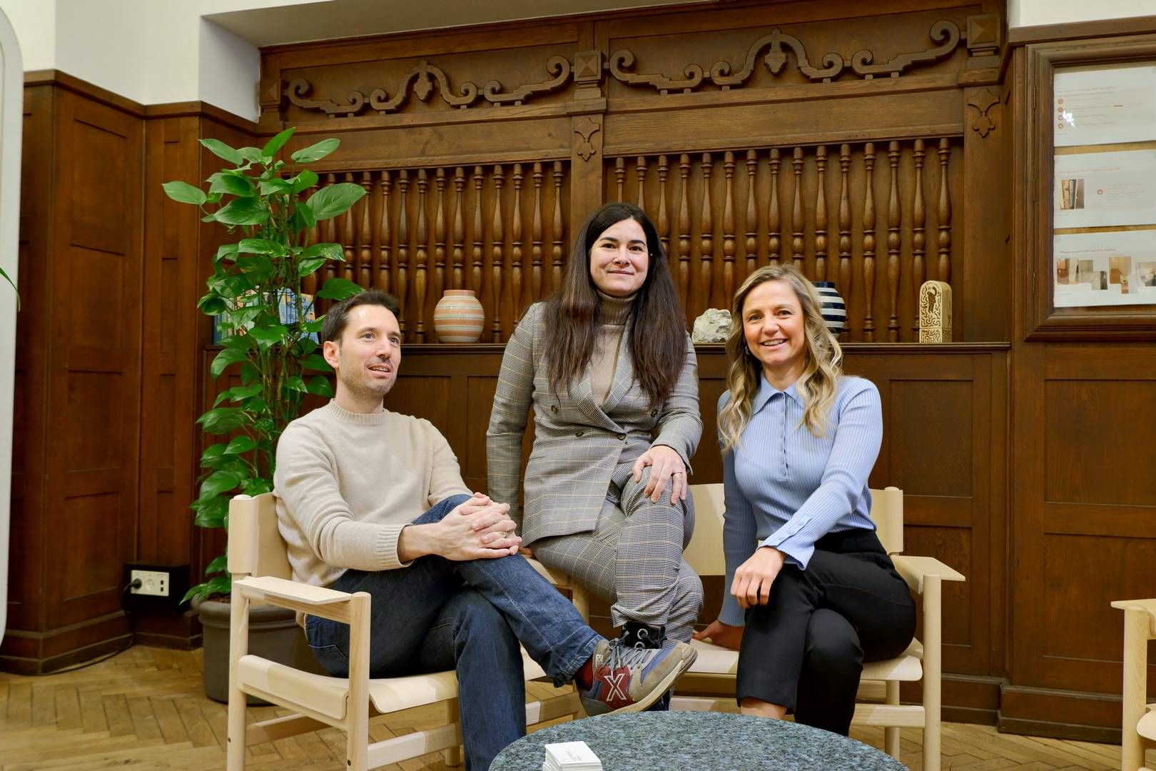 Fra venstre: Medstifterne af TetraxAI Arnau Tibau Puig (TV), Marta Vizcaíno Martín og Ekaterina Filina (TH). | Foto: PR/TetraxAI