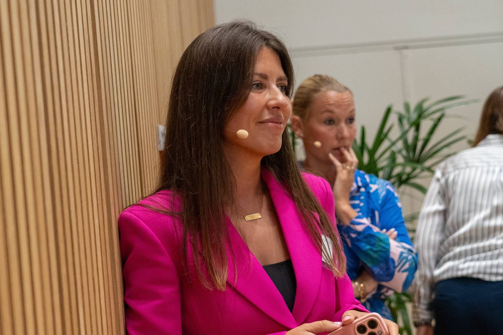 Barbara Isaksen er i sine tidlige 30’ere allerede blevet lidt af et navn inden for AI. Hun er uddannet multimediedesigner, har været en smuttur forbi en kommunikationsuddannelse, arbejdet på bureau, drevet et galleri på Bali, og da hun for nogle år siden kom hjem fra det eventyr, besluttede hun sig for, at AI var det nye sort. | Foto: PR