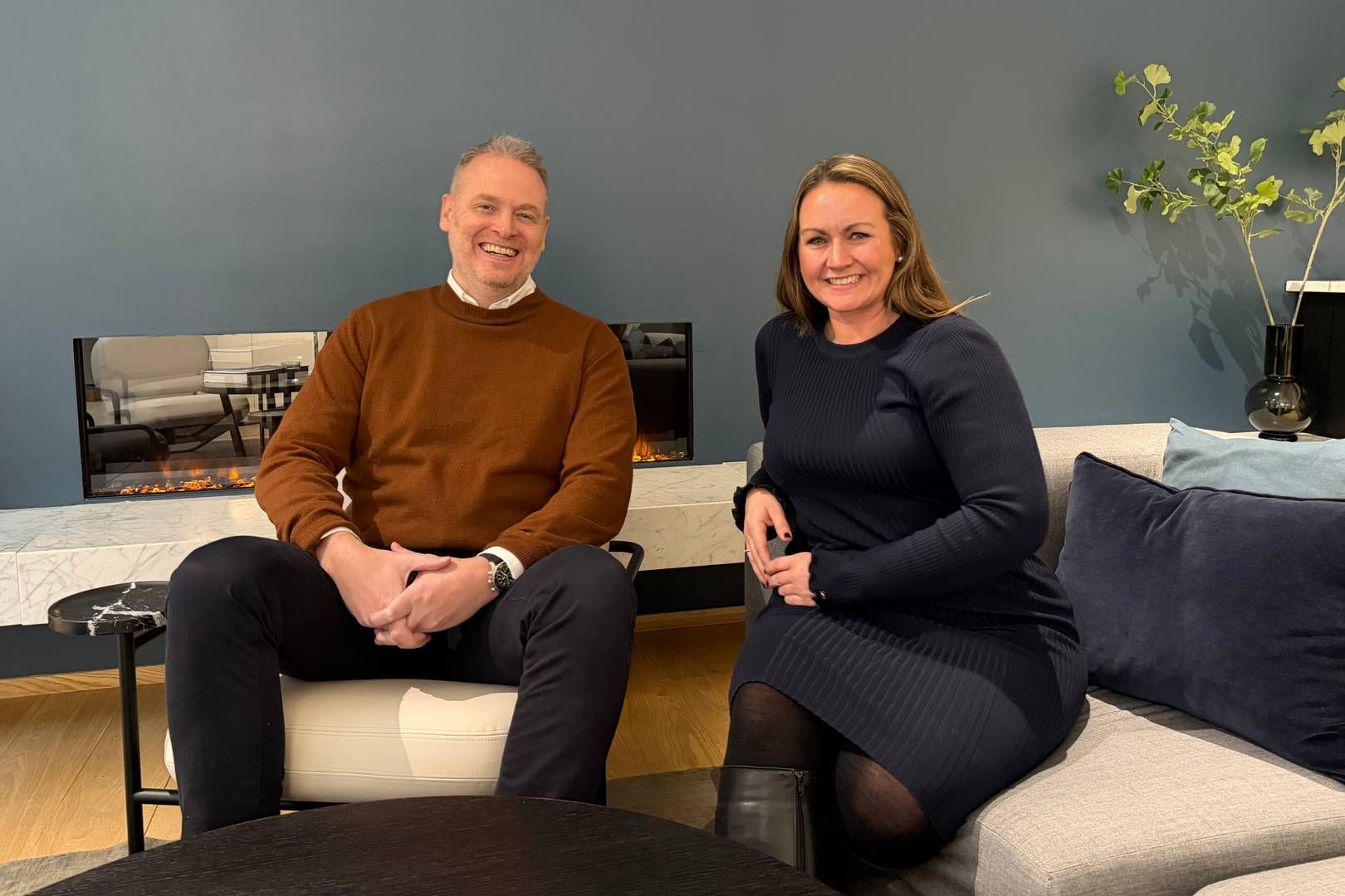 FORNØYD: Administrerende direktør i Antire, Kåre Søyland, og nyansatte Cecilie Skouge. | Foto: Antire