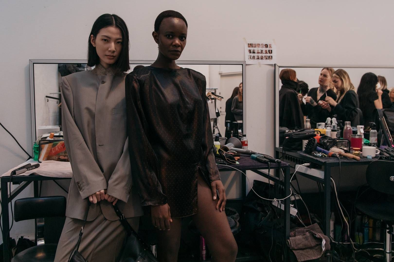 Taus' modeller ses her backstage til Copenhagen Fashion Week i slut januar 2026. Arkivfoto. | Foto: Tonya Matyu