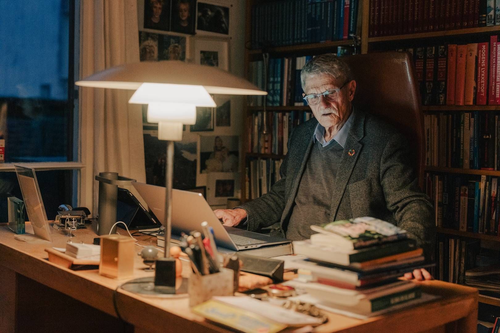 ”Baggrunden er, at netop blevet 80 år og fortsat også er aktiv med foredrag, artikel- og bogskrivning og internationalt arbejde. bl.a. sammen med andre tidligere FN-formænd,” skriver Mogens Lykketoft. | Foto: Peter Maunsbach