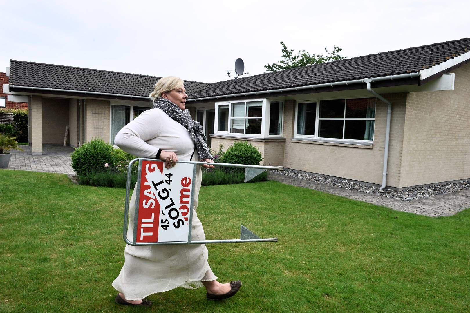 Efter 40 års samarbejde har ejendomsmæglerkæden Home fyret sin største mægler, Lone Bøegh Henriksen. | Foto: Mik Eskestad