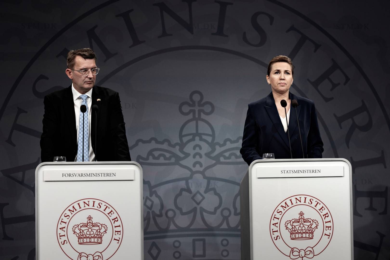 Statsminister Mette Frederiksen (S) og forsvarsminister Troels Lund Poulsen (V) har de seneste år holdt flere pressemøder side om side, blandt andet om regeringens udvisningsreform 30. januar. Torsdag har Mette Frederiksen udskrevet valg, og få timer efter har Venstres formand meldt sig på banen som statsministerkandidat. | Photo: Jacob Ehrbahn